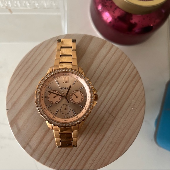 Women’s FOSSIL watch - Picture 1 of 5
